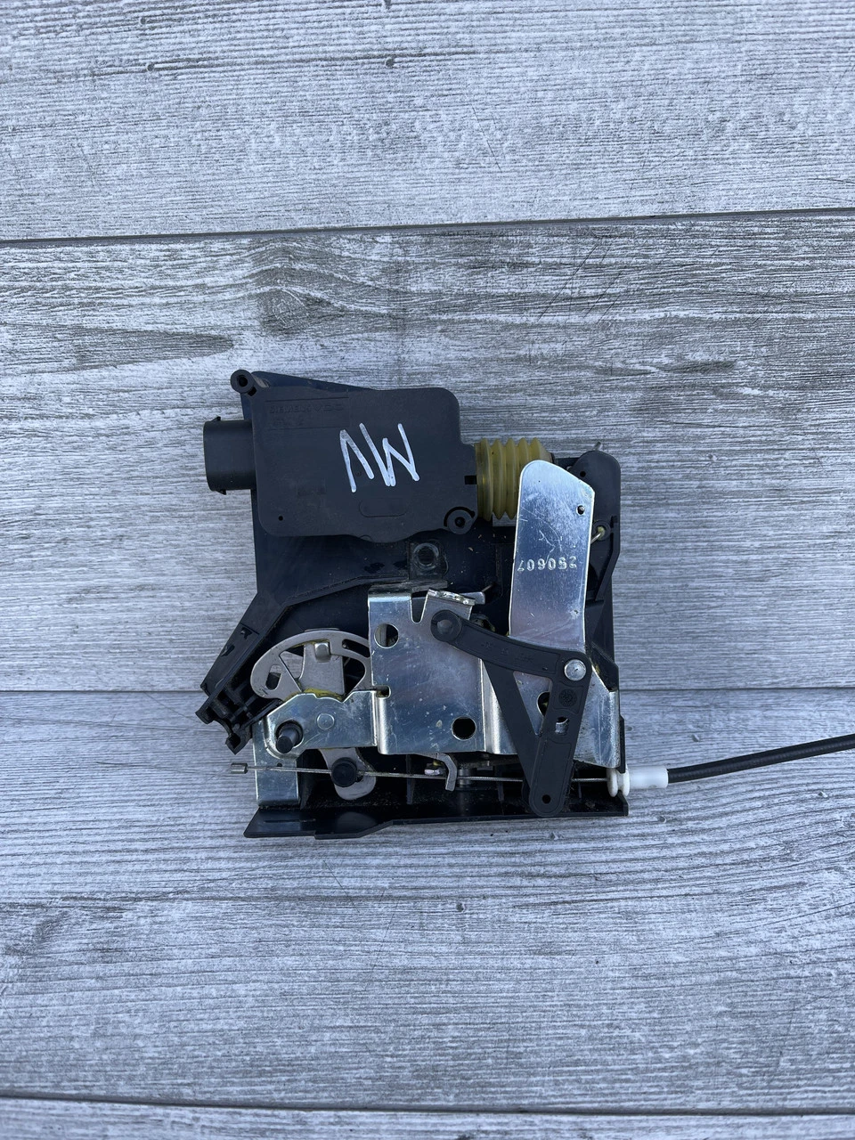 Замок дверей задньої правої Mercedes Vito 639 A6397401335 | ZAVTO.market