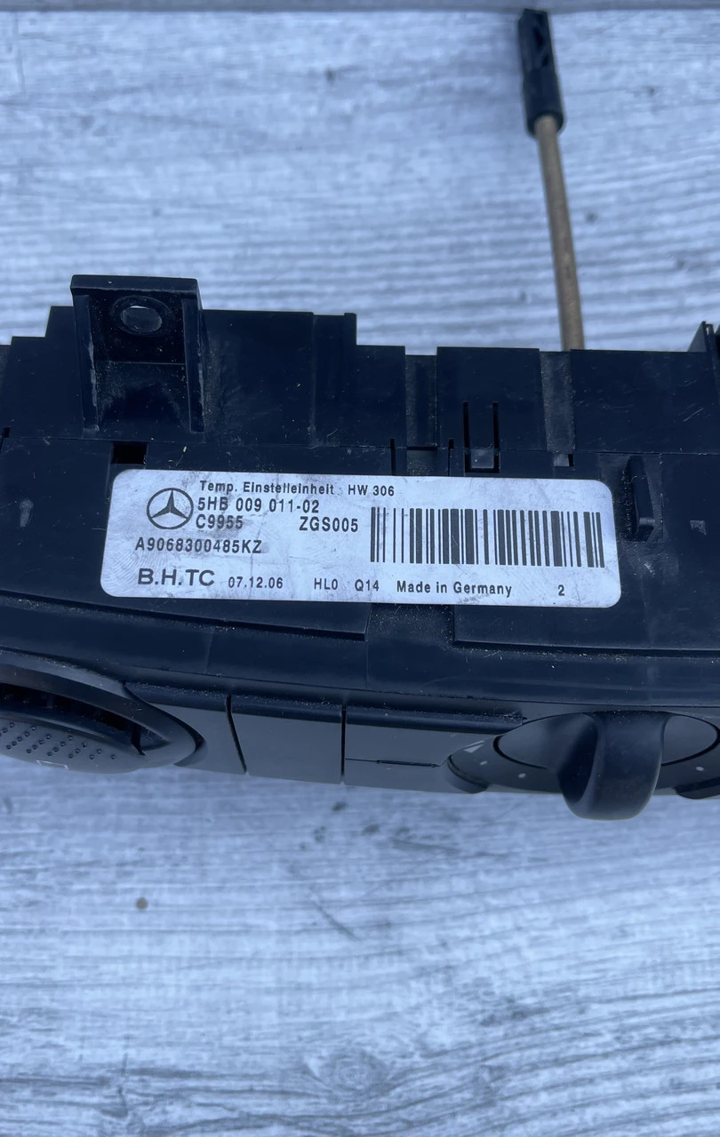Блок керування пічкою клімат-контролю Mercedes Sprinter W906 VW Crafter A9068300485KZ - фото 3
