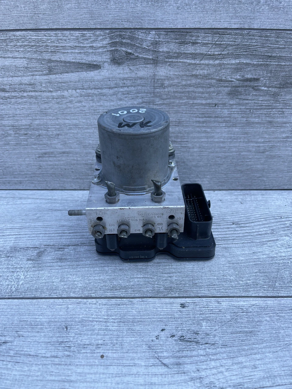 Блок керування ABS 20 01 Mercedes Sprinter W906 Volkswagen Crafter A9069002001 - фото 2