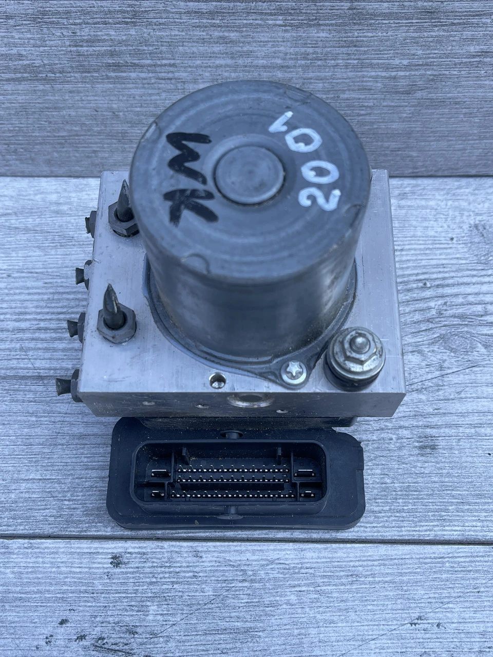 Блок керування ABS 20 01 Mercedes Sprinter W906 Volkswagen Crafter A9069002001 - фото 4