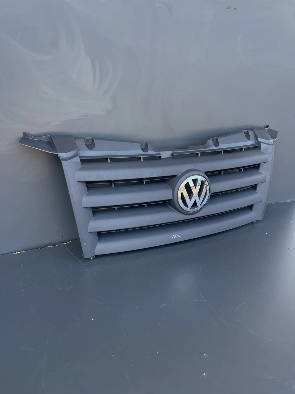 Решітка радіатора Volkswagen Crafter 2.5 Фольксваген Крафтер - фото 1