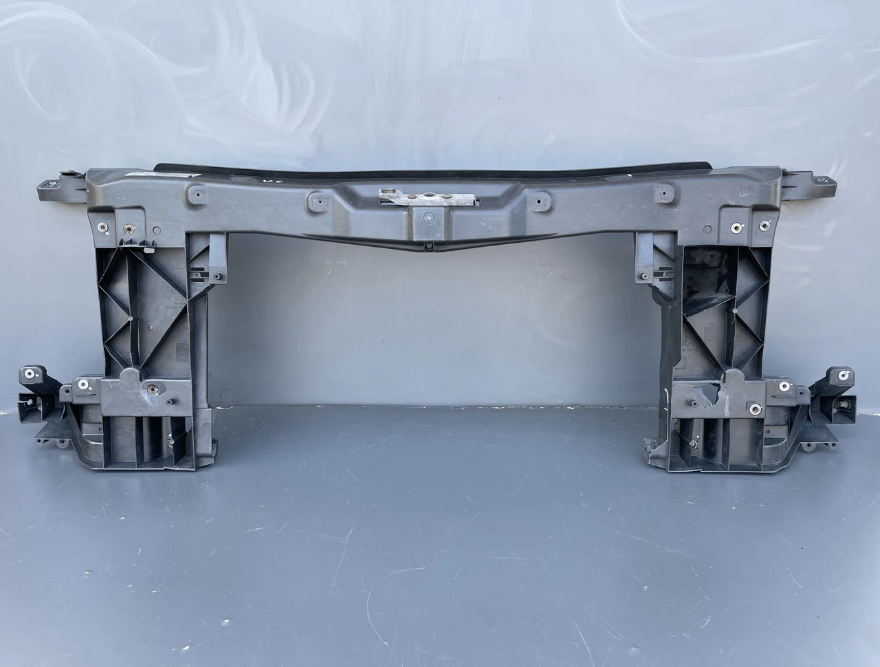 Телевізор (панель передня) Volkswagen Crafter Фольксваген Крафтер 2006-2017 | ZAVTO.market