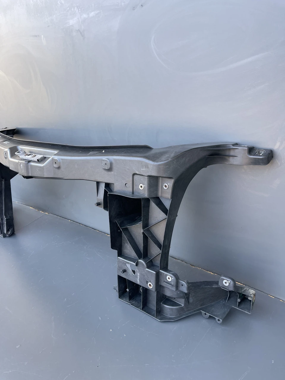 Телевізор (панель передня) Volkswagen Crafter Фольксваген Крафтер 2006-2017 - фото 1