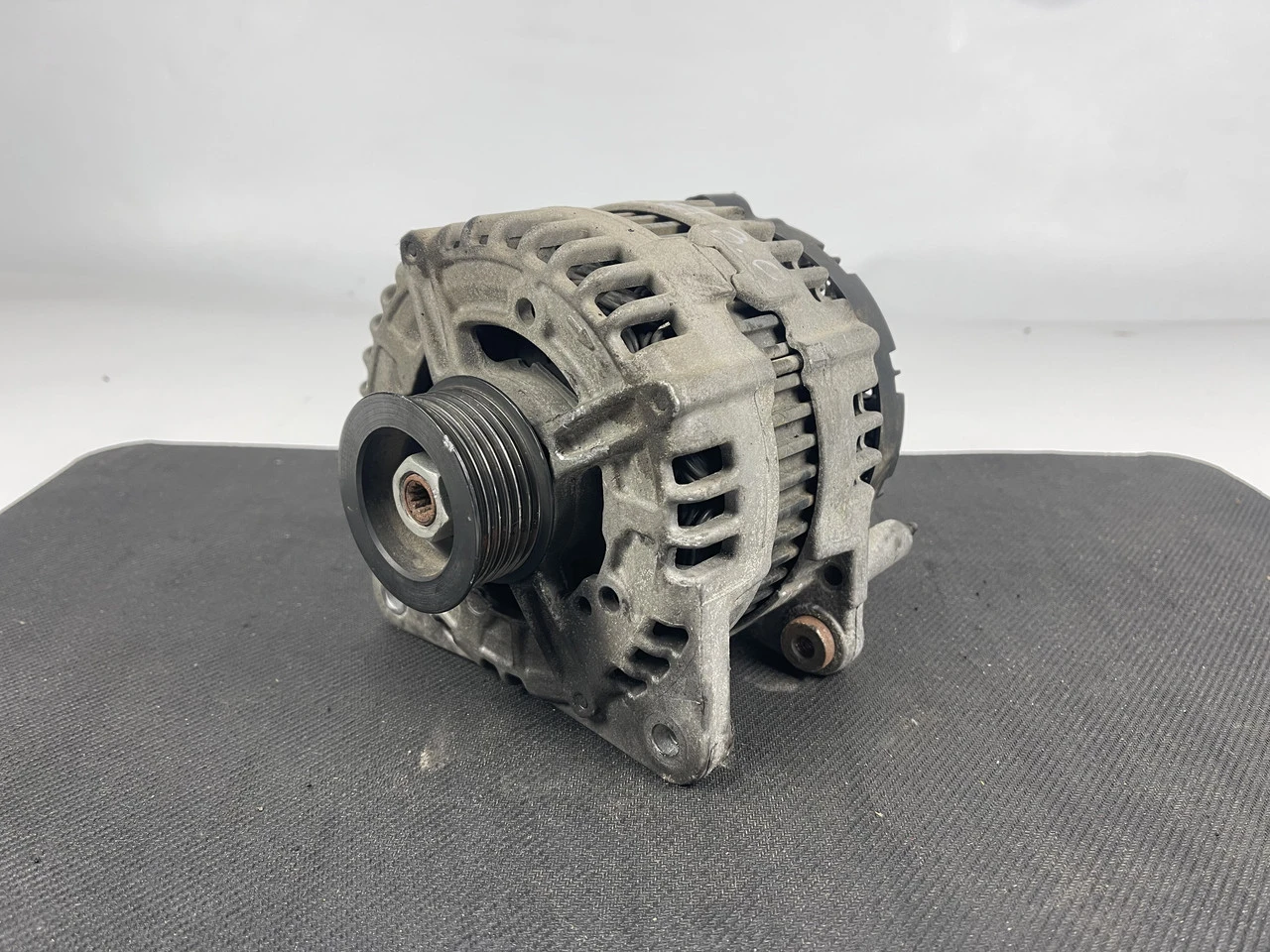 Генератор Audi A6 C6 Ауді А6 С6 2.7 3.0 - фото 2