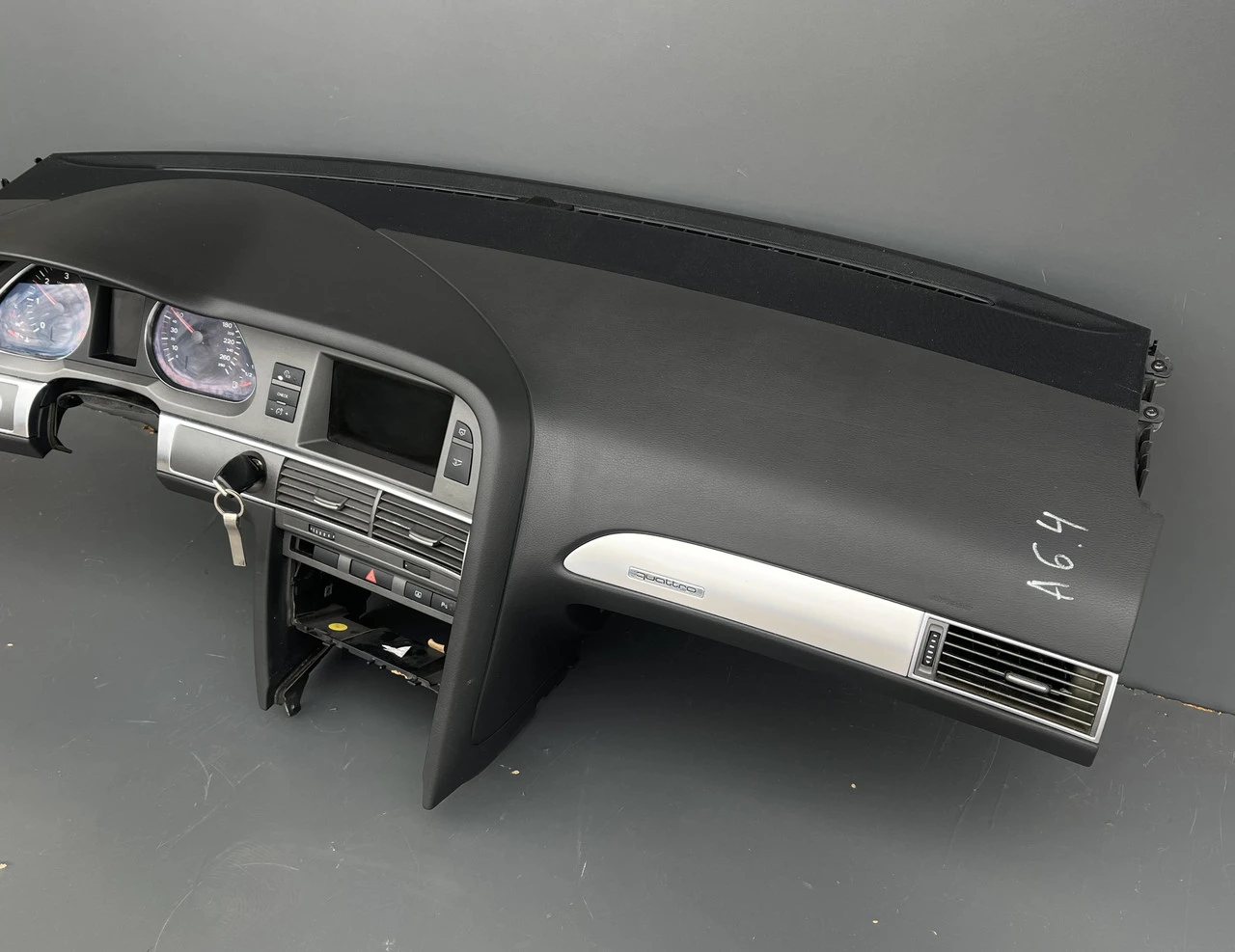 Торпеда Audi A6 C6 передня панель канцоль Ауді А6 С6 - фото 1