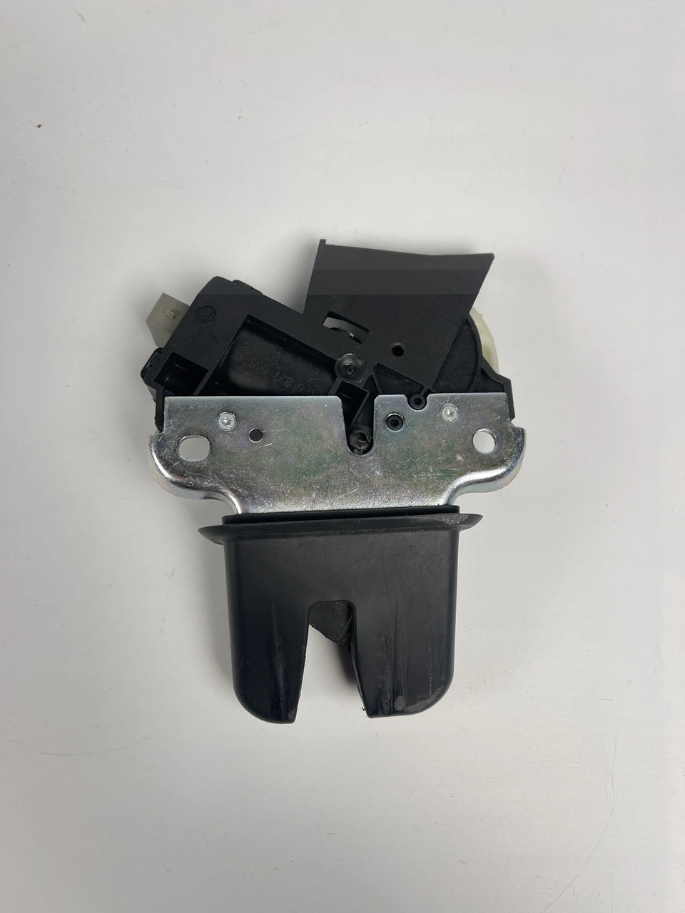 Замок кришки багажника седан Audi A6 C6 Audi A6 C6 4F5827505D - фото 3