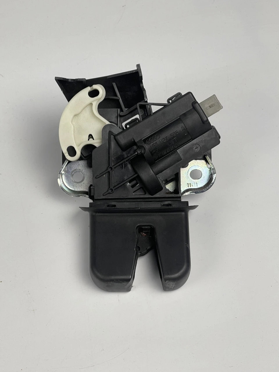 Замок кришки багажника Audi A4 B7 2004-2007 Ауди А4 Б7 4F5827505D - фото 1