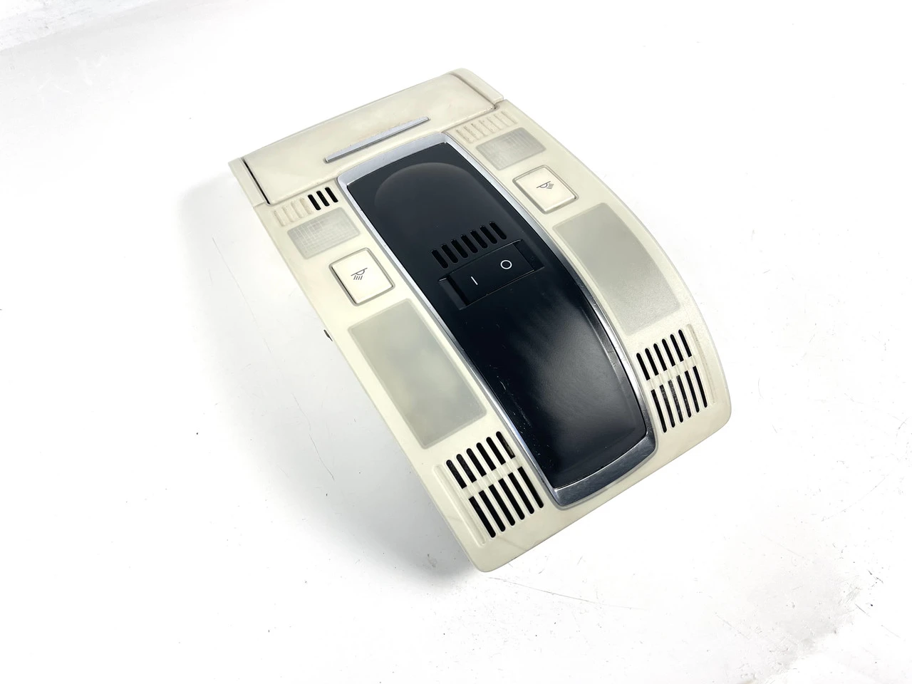 Плафон Audi a6 c6 2004-2011г освітлення салону Аудіо А6 C5 4F0947135J - фото 1