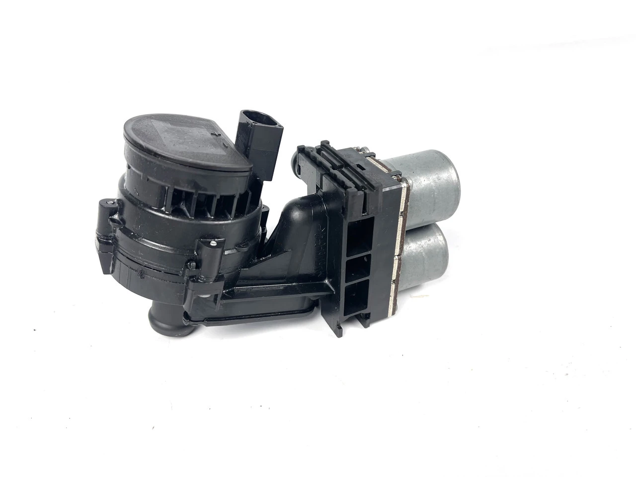 Клапан печки электро Audi A6 C6 водяной насос Audi A6 C6 0392023007 - фото 1