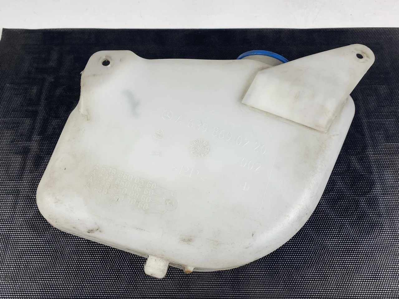 Бачок омивача Mercedes Vito W639 2003-2014 Мерседес Віто A6398690220 - фото 3