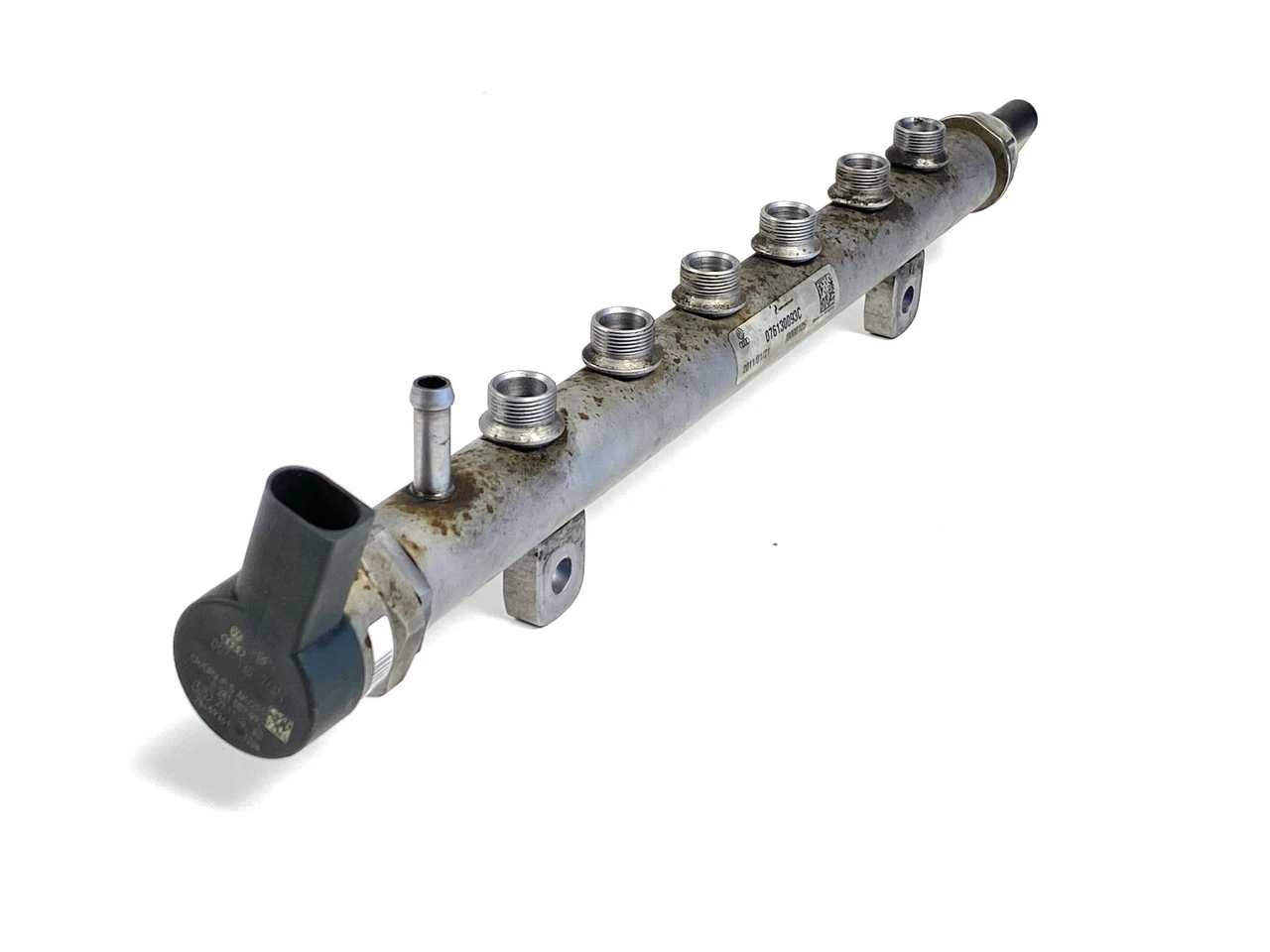 Регулятор тиску палива (клапан) Volkswagen Crafter 2006+ Фольксваген Крафтер 057130764N | ZAVTO.market