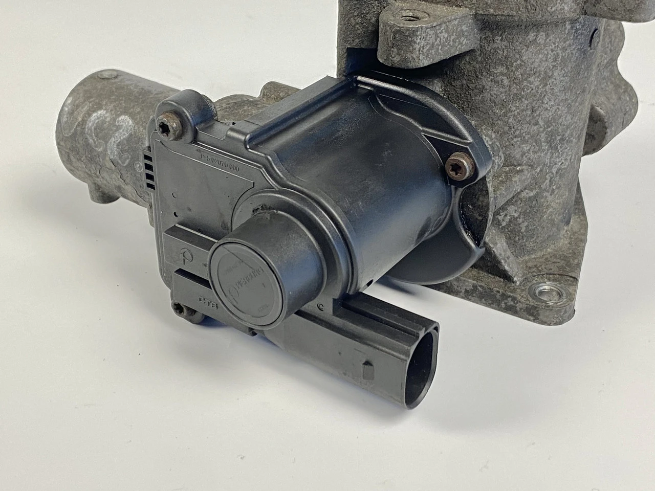 Клапан EGR Volkswagen Crafter 2.0 2.5 Фольксваген Крафтер ЕГР 076131501A - фото 1