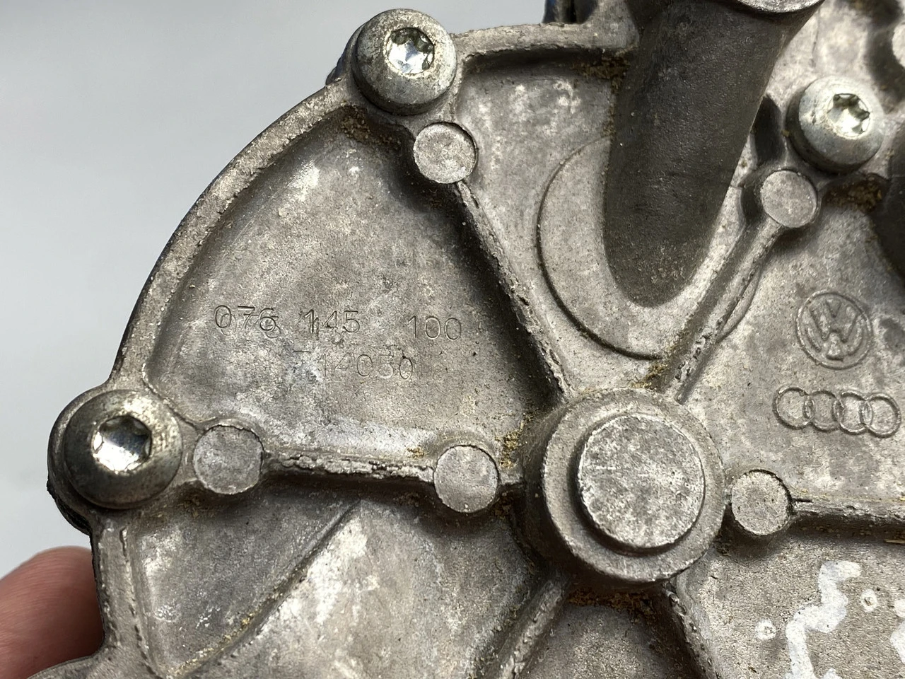 Вакуумний насос Volkswagen Transporter T4 2.5 Фольксваген Транспортер Т4 076145100 - фото 3