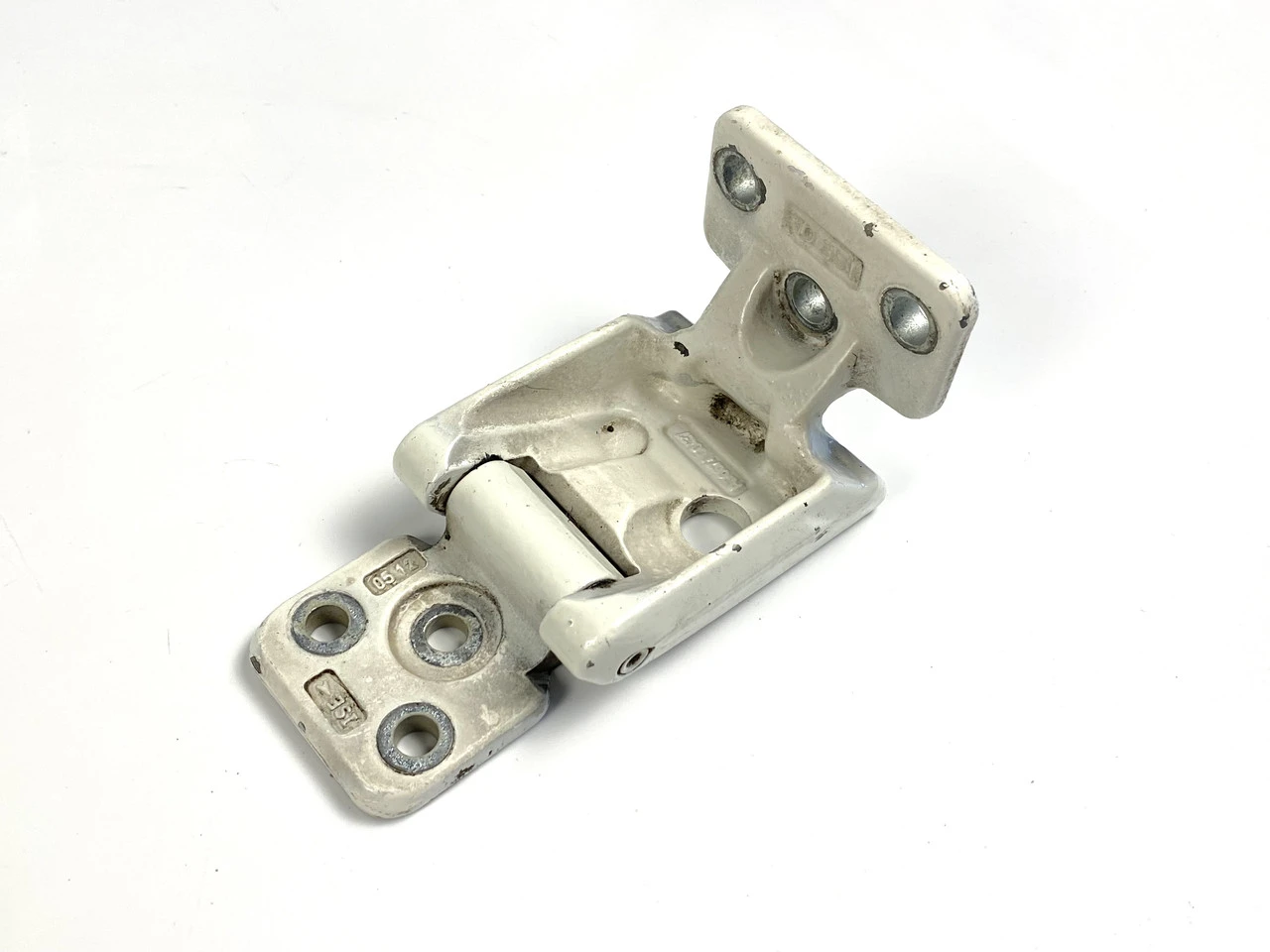 Петля задніх дверей верхня ліва Mercedes Sprinter 906 Мерседес Спринтер A9067400437 | ZAVTO.market