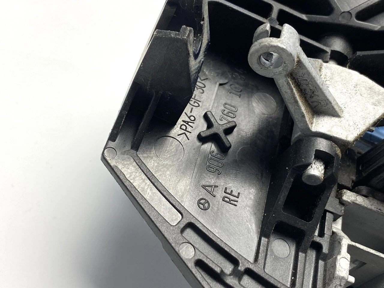 Ручка двери передняя правая Mercedes Sprinter 906 Мерседес Спринтер A9067601034 - фото 4