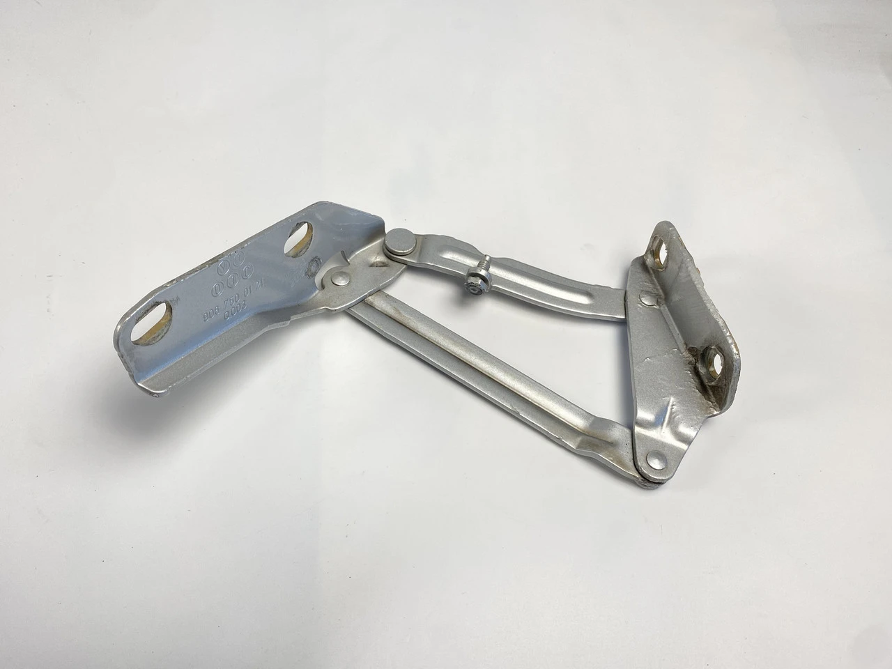 Петля капота права Volkswagen Crafter Фольксваген Крафтер 9067500121 - фото 1