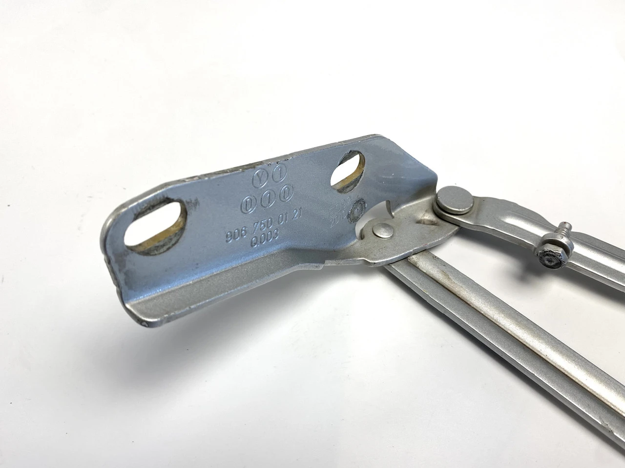 Петля капота права Volkswagen Crafter Фольксваген Крафтер 9067500121 - фото 3