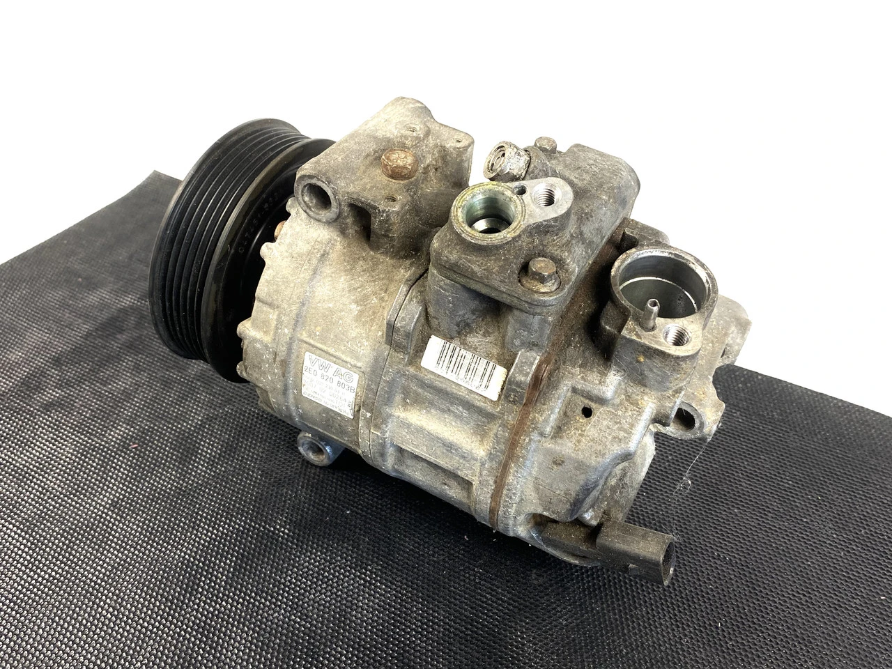 Компресор кондиціонера Volkswagen Crafter 2.5 Фольксваген Крафтер 2.5 2E0820803B - фото 3