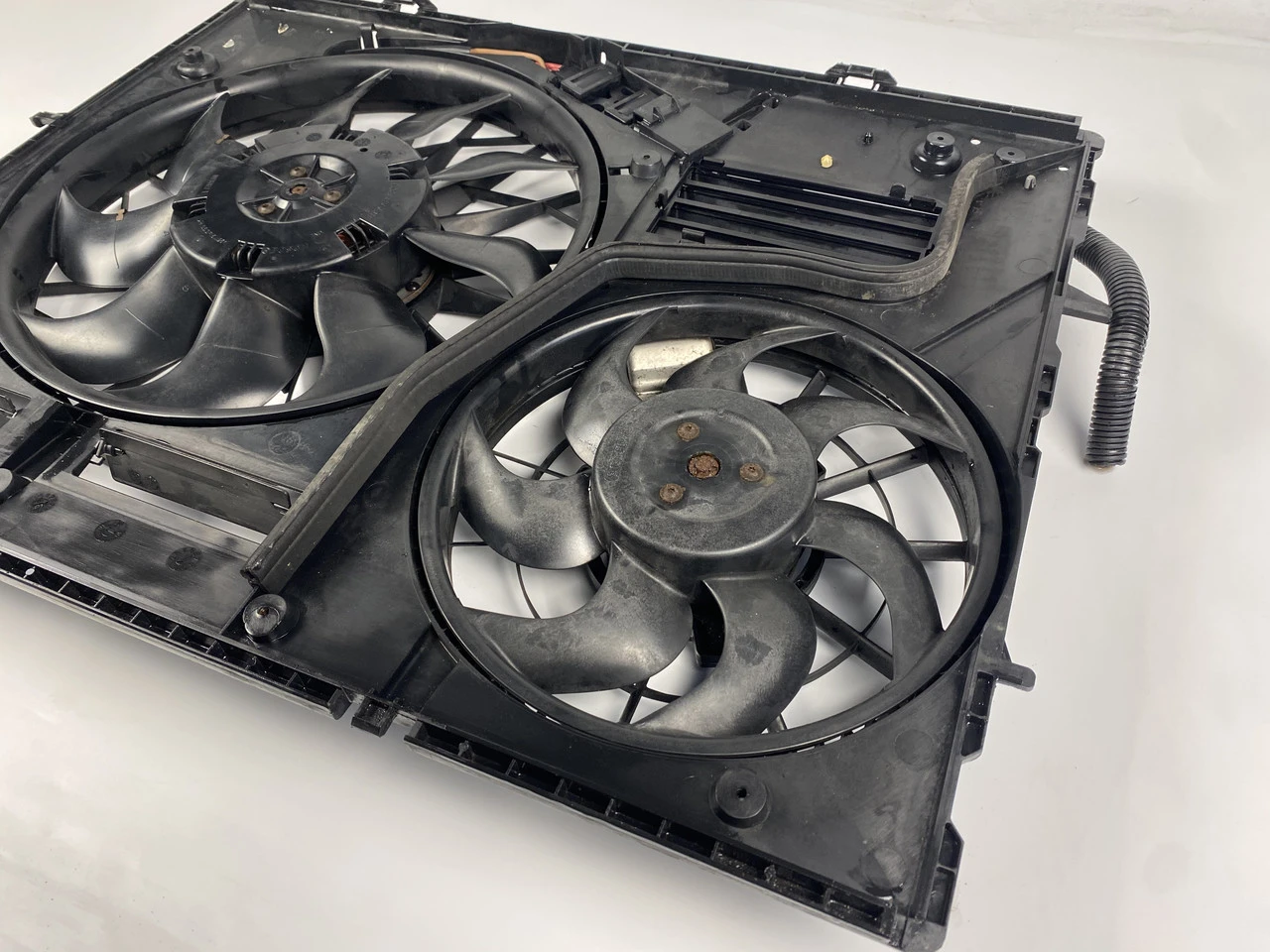 Дифузор вентилятор Audi Q7 Ауді ку7 VW Touareg 3.0 TDI 4L0121203G 7L0959455E 4L0959455C - фото 1