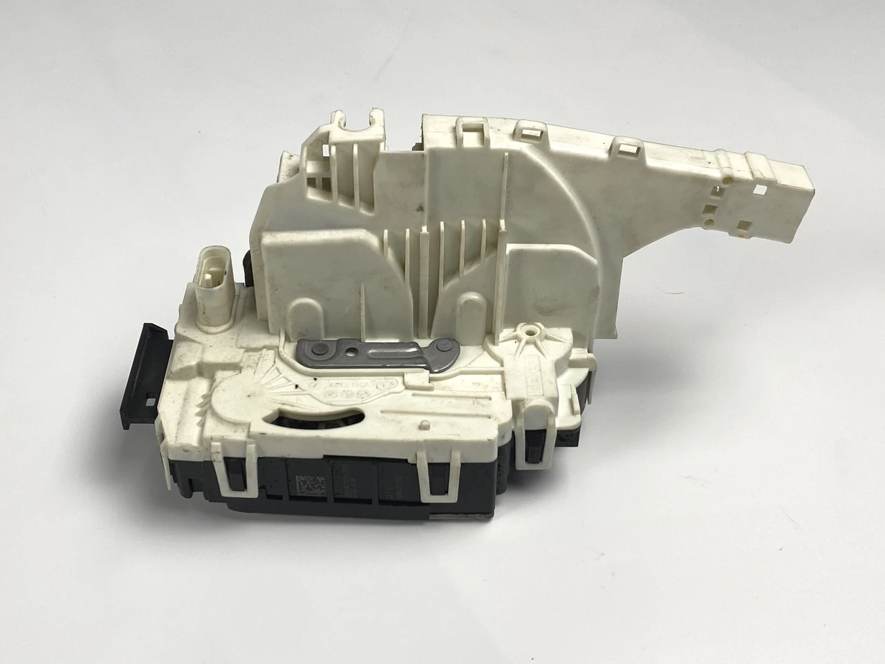 Замок дверей передньої правої Mercedes Sprinter W906 Спринтер 906 A9067201735 | ZAVTO.market