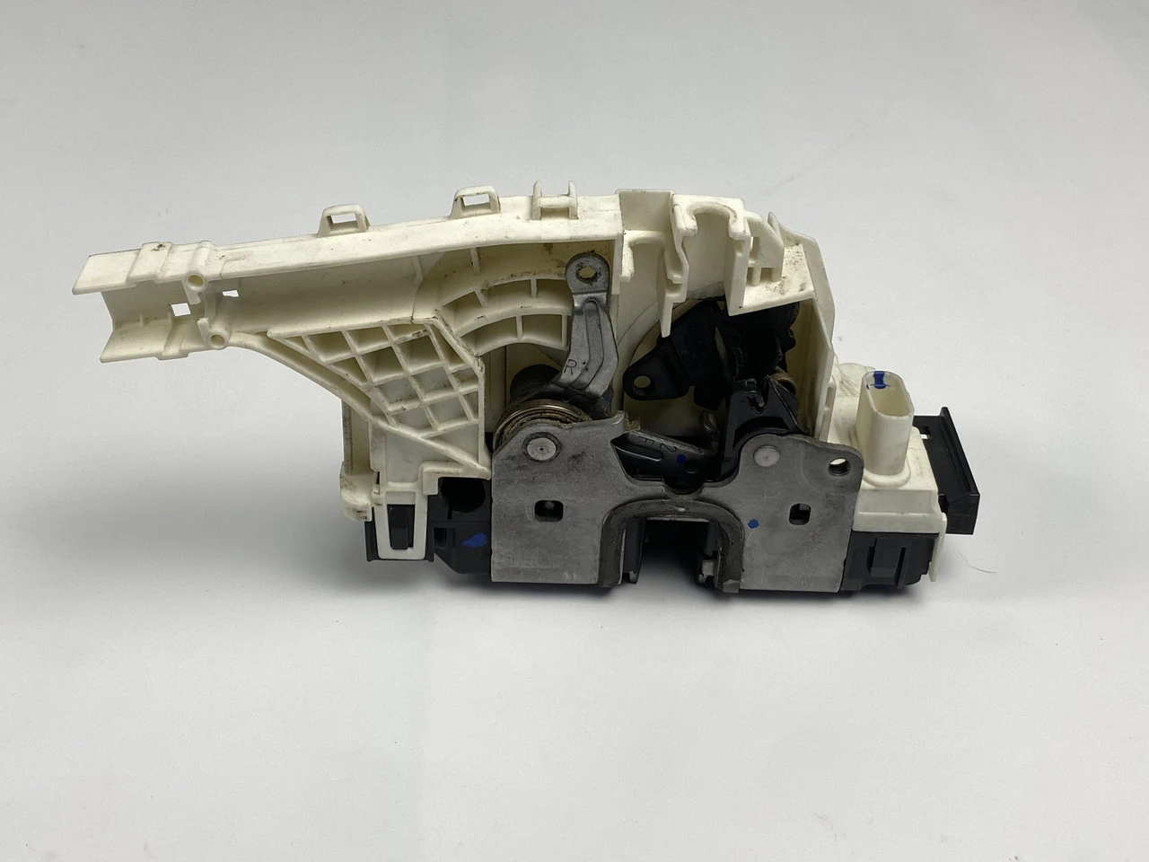 Замок дверей передній правій Volkswagen Crafter 06-16 Крафтер A9067201735 - фото 4