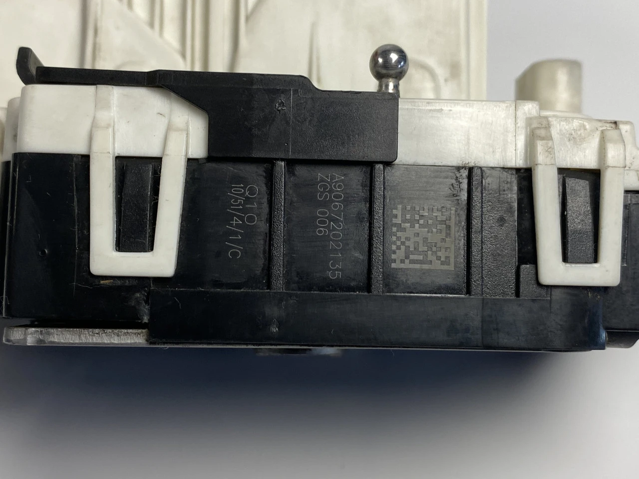 Замок дверей передньої лівої Mercedes Sprinter W906 Спринтер 906 A9067202135 - фото 3