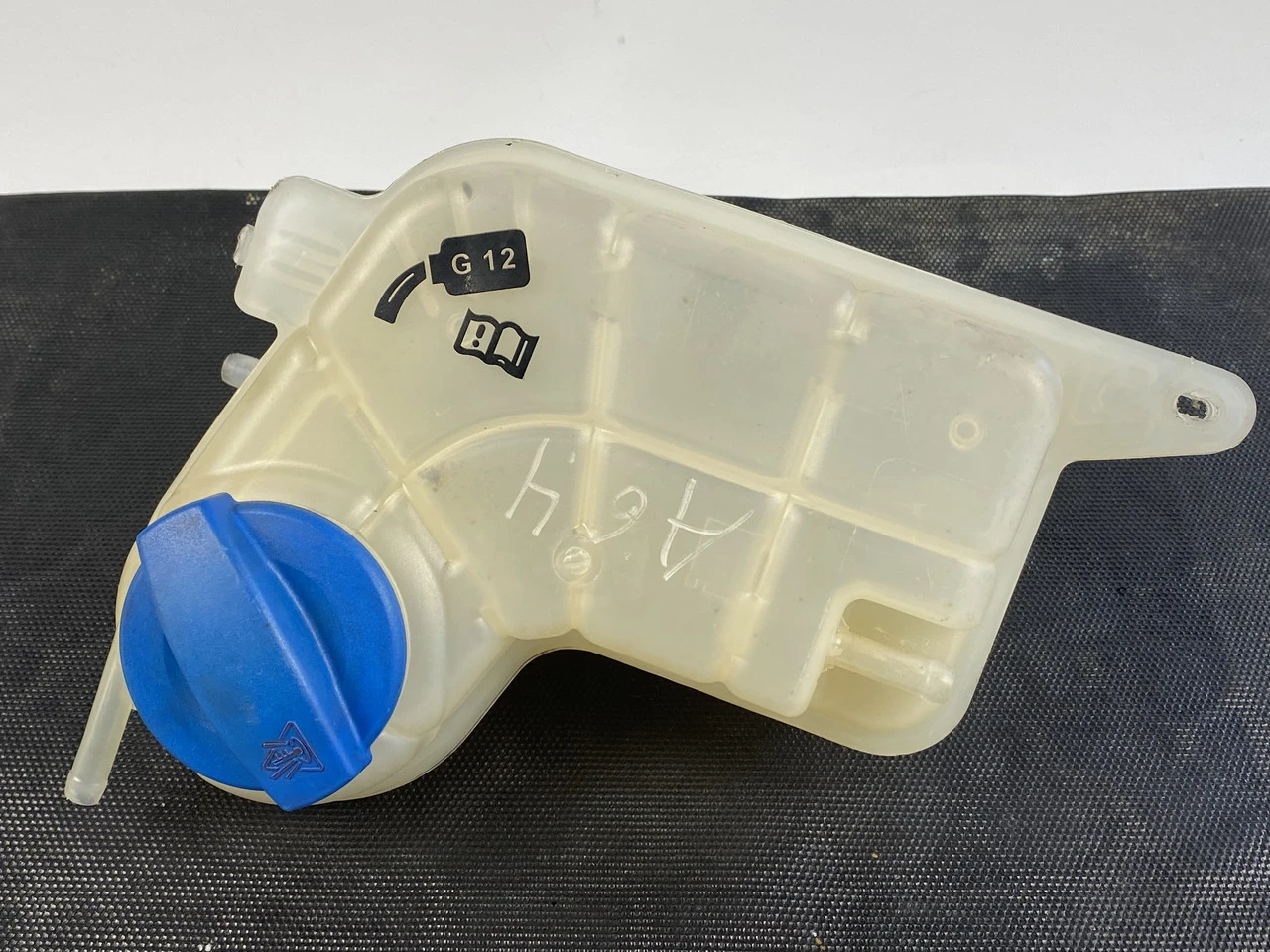 Розширювальний бачок Audi A6 C6 2004-2011 бачок тосола Аудіо А6 С6 4F0121403 | ZAVTO.market