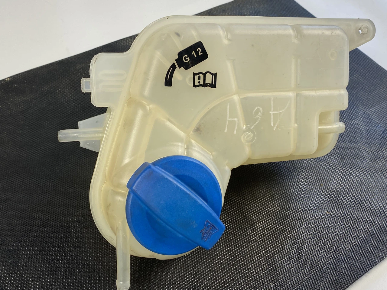 Расширительный бачок Audi A6 C6 2004-2011 бачок тосола Ауди А6 С6 4F0121403 - фото 2