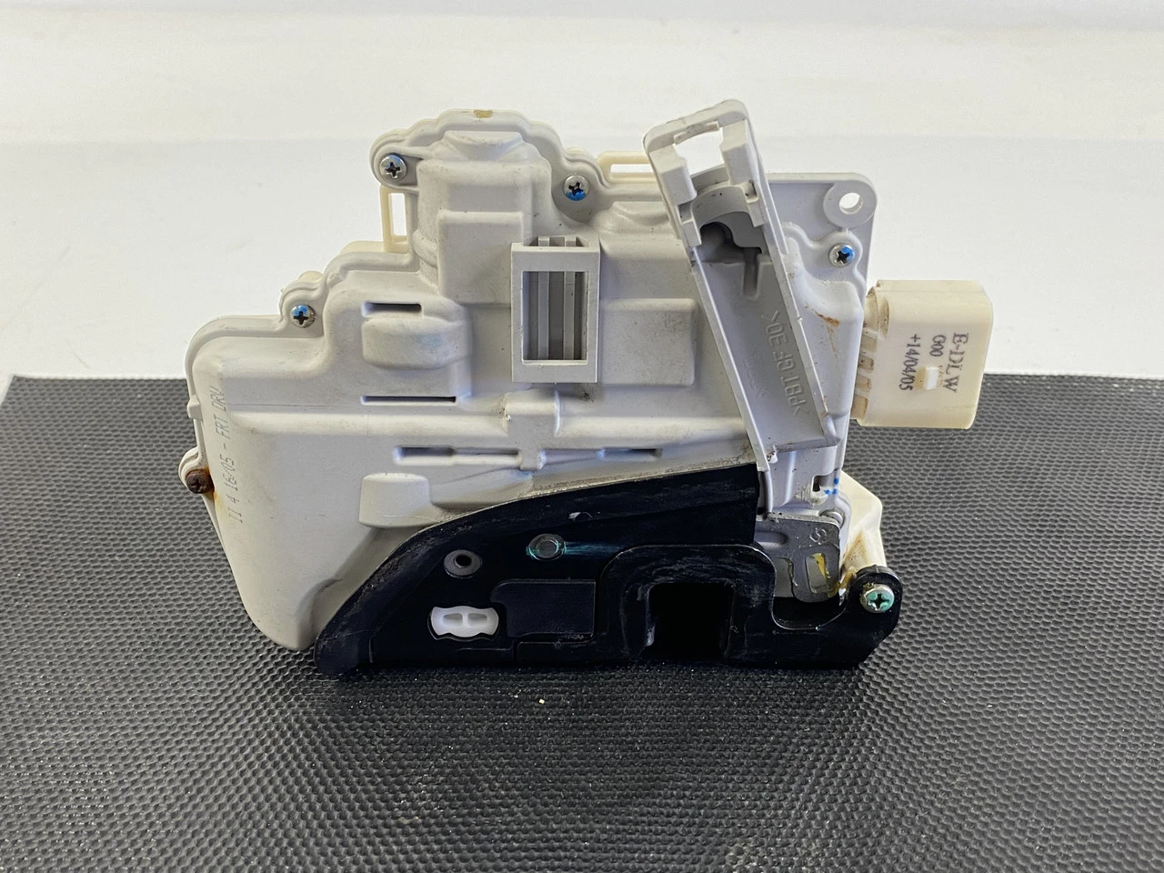 Замок передніх лівих дверей Audi A6 C6 Аудіо А6 С6 4F1837015 - фото 3