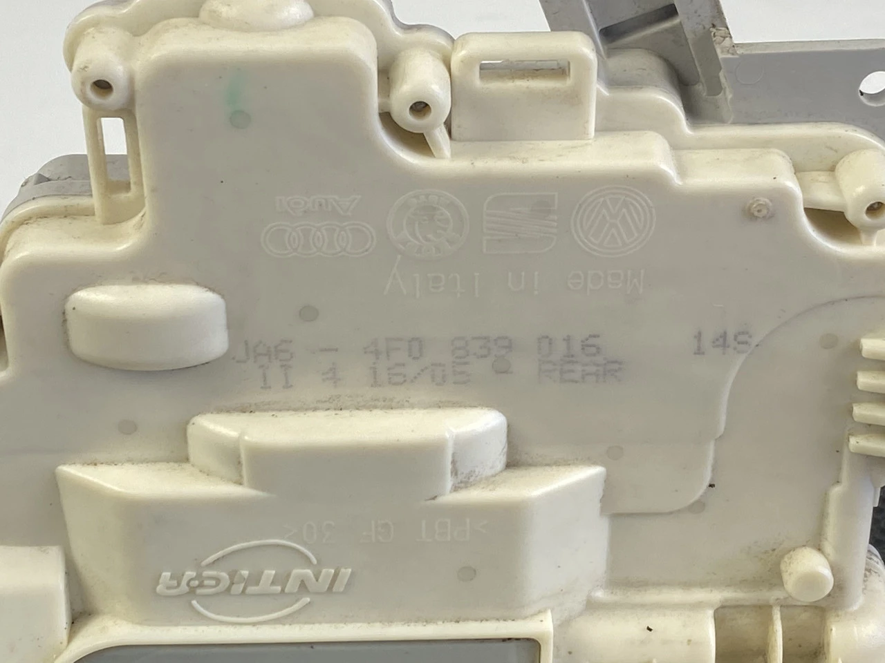 Замок дверей задній лівий Audi A6 C6 Аудіо А6 С6 4F0839016 - фото 4