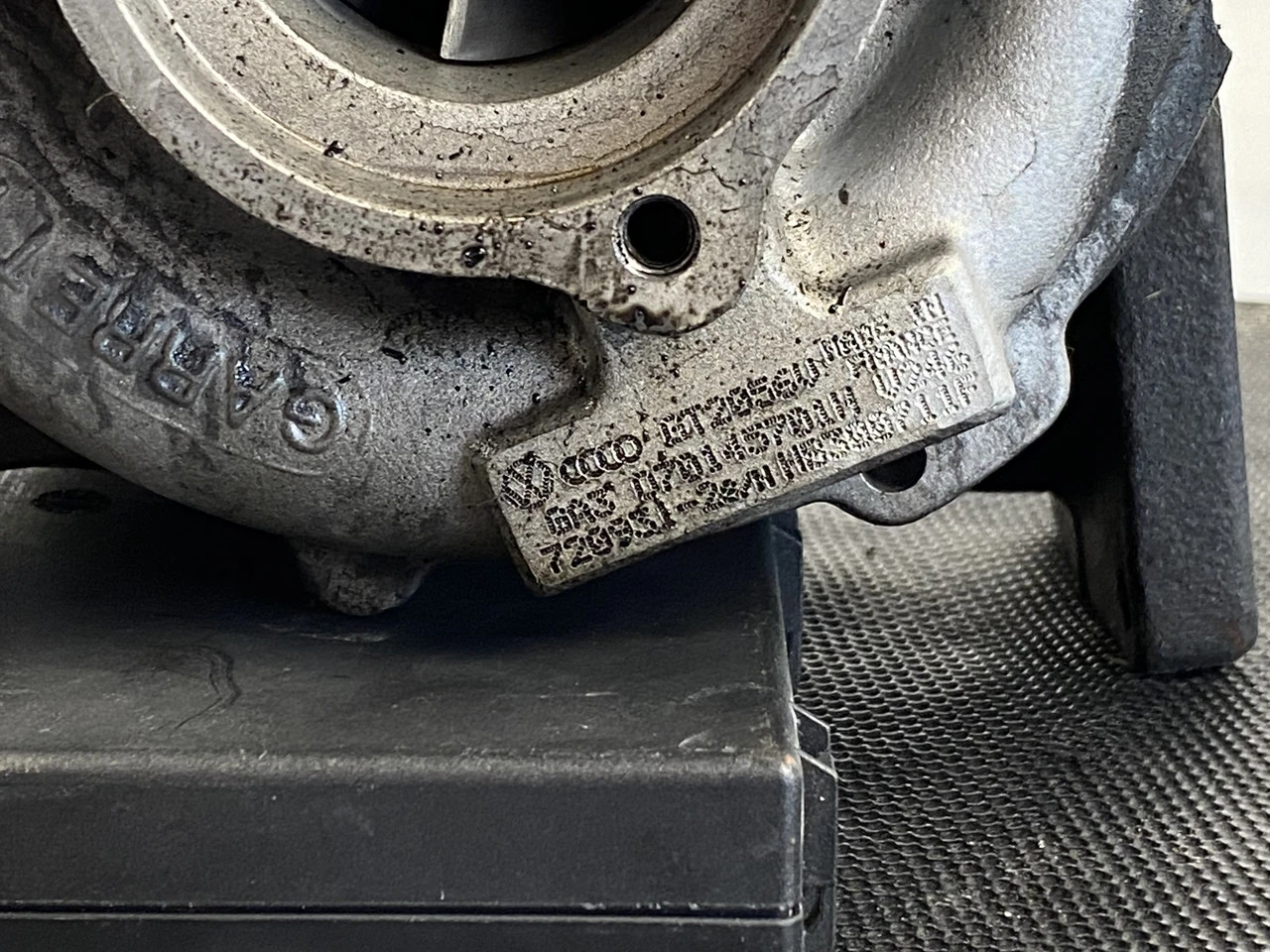 Турбина Volkswagen T5 2.5 TDI 2003-2010 Фольксваген Т5 070145701H - фото 1