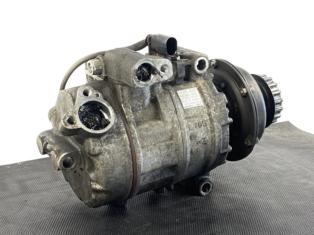 Компресор кондиціонера Volkswagen T5 2.5 TDI 2003-2010 Фольксваген Т5 7H0820805E - фото 1