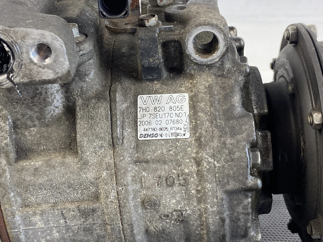 Компресор кондиціонера Volkswagen T5 2.5 TDI 2003-2010 Фольксваген Т5 7H0820805E - фото 4