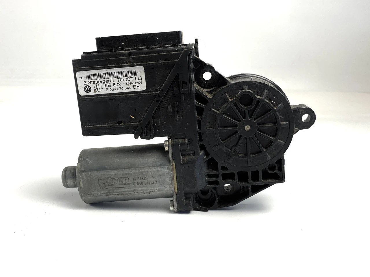 Моторчик склопідіймача передній правий Volkswagen T5 2003-2015 7H1959802 | ZAVTO.market