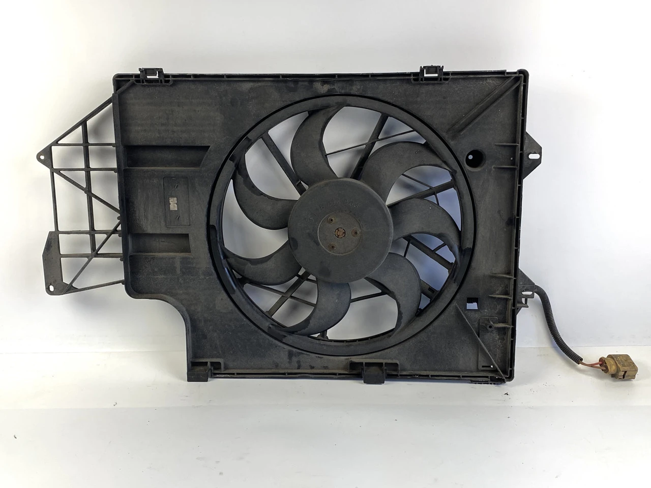 Дифузор вентилятор у зборі Volkswagen T5 2003-2010 7H0121201CH 7H0121207 7H0959455A - фото 1