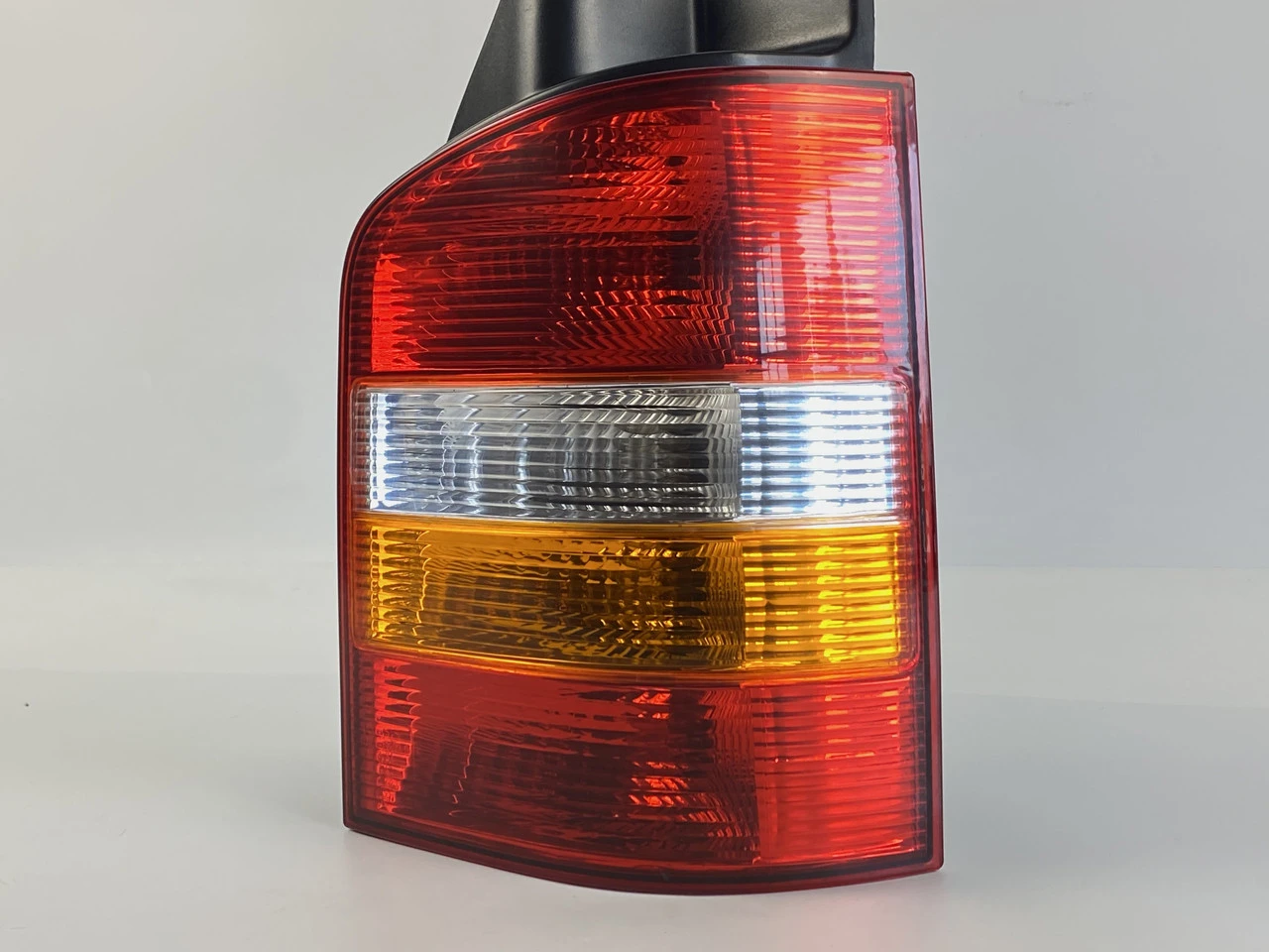 Ліхтар задній правий VW T5 2003-2010 Фольксваген Т5 7H0945096G - фото 1