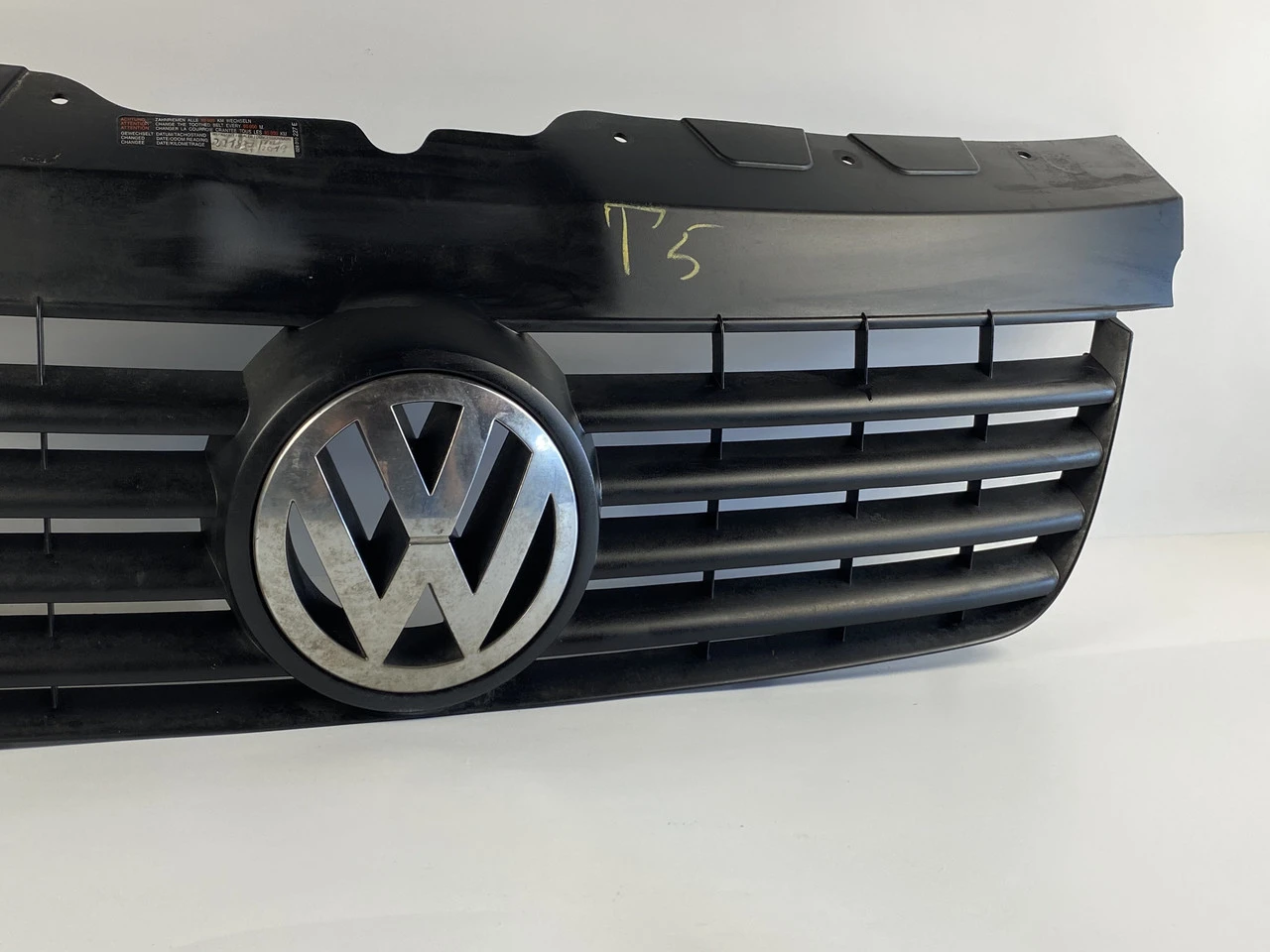 Решітка радіатора VW T5 2003-2010 Фольксваген Т5 7H0807101 - фото 1