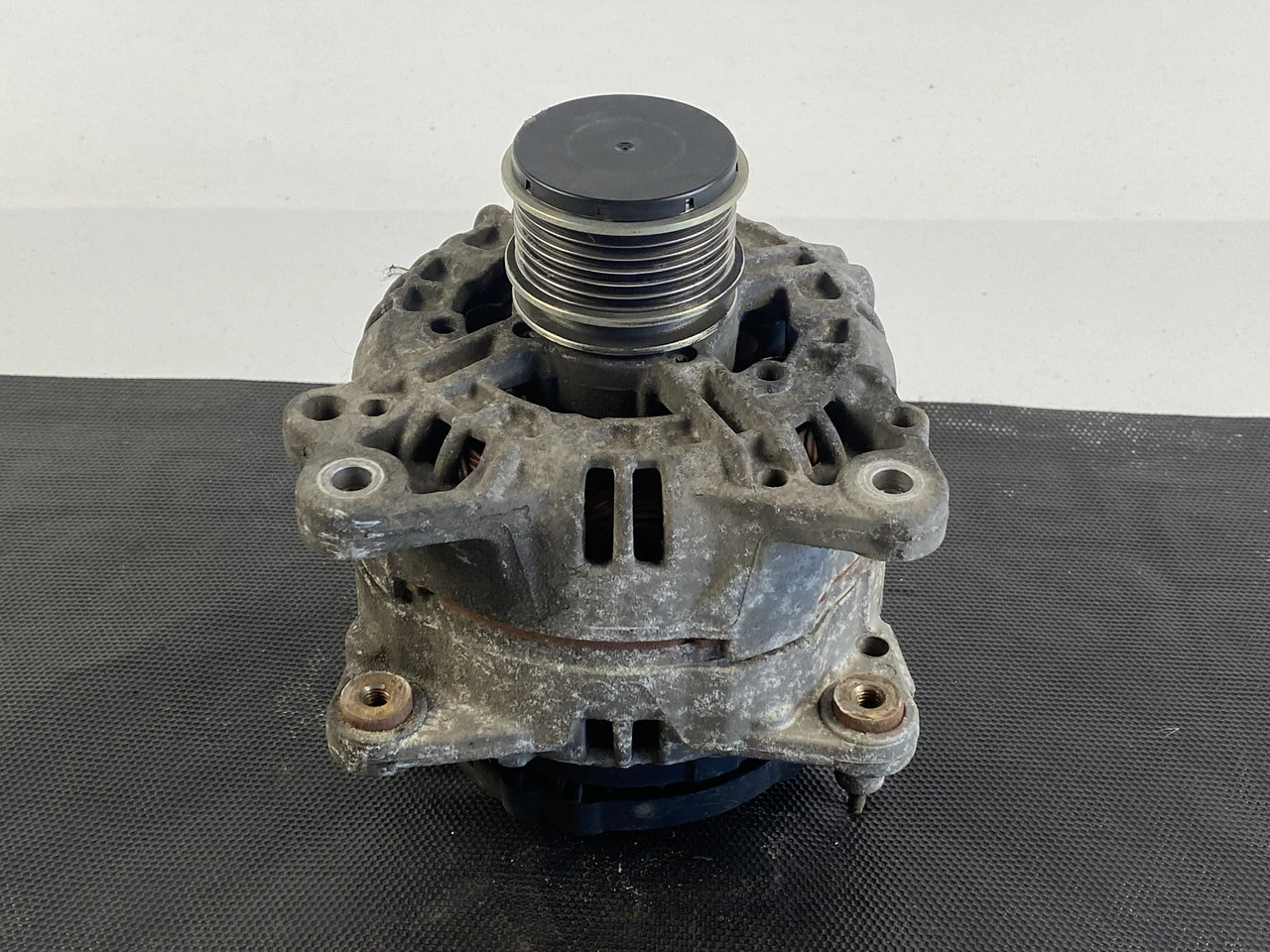 Генератор VW T5 1.9TDI 2003-2010 Фольксваген Т5 038903024F - фото 1