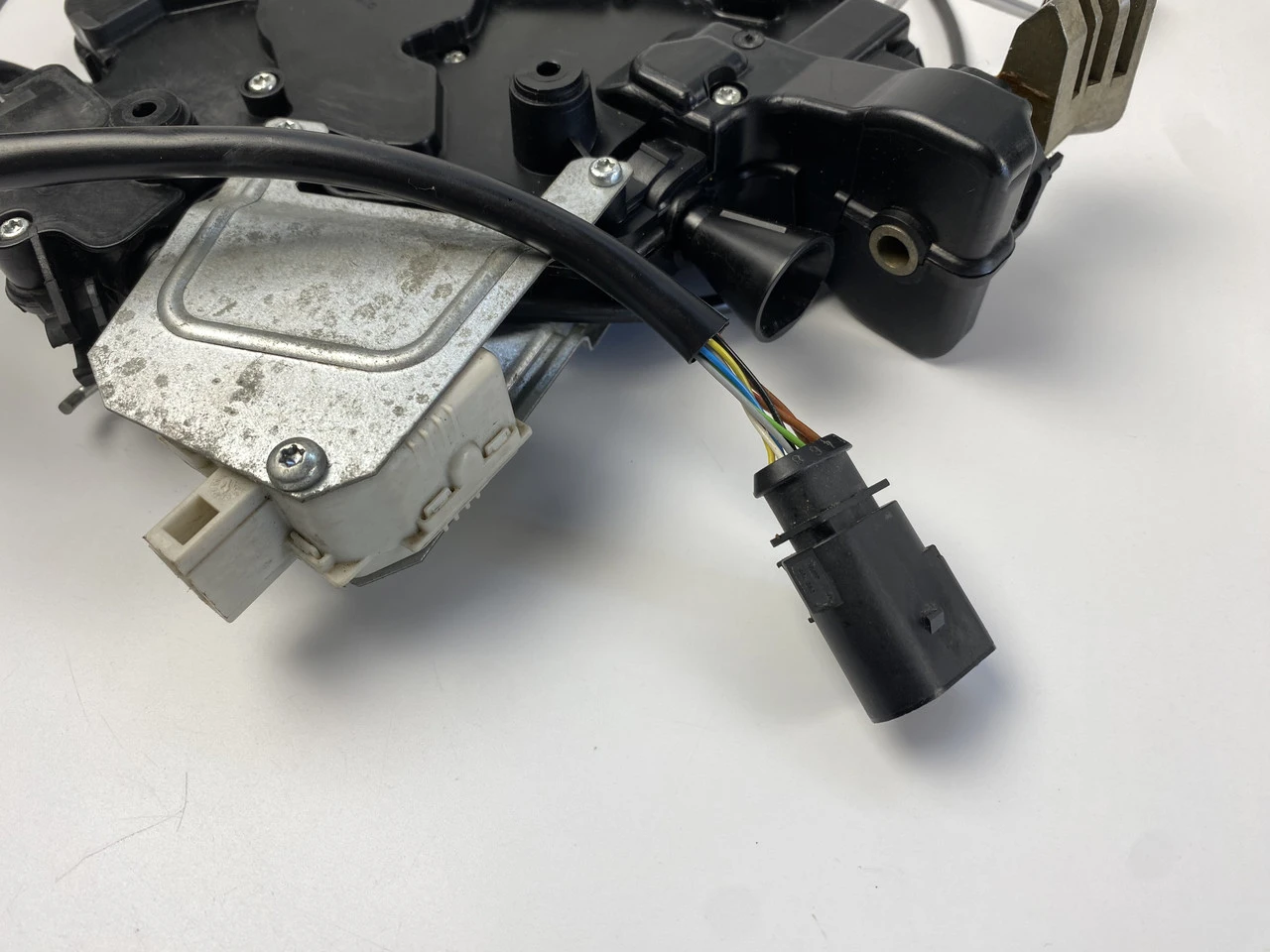 Замок зсувних дверей правий VW T5 Фольксваген Т5 2003-2010. 7H0843654BC - фото 1