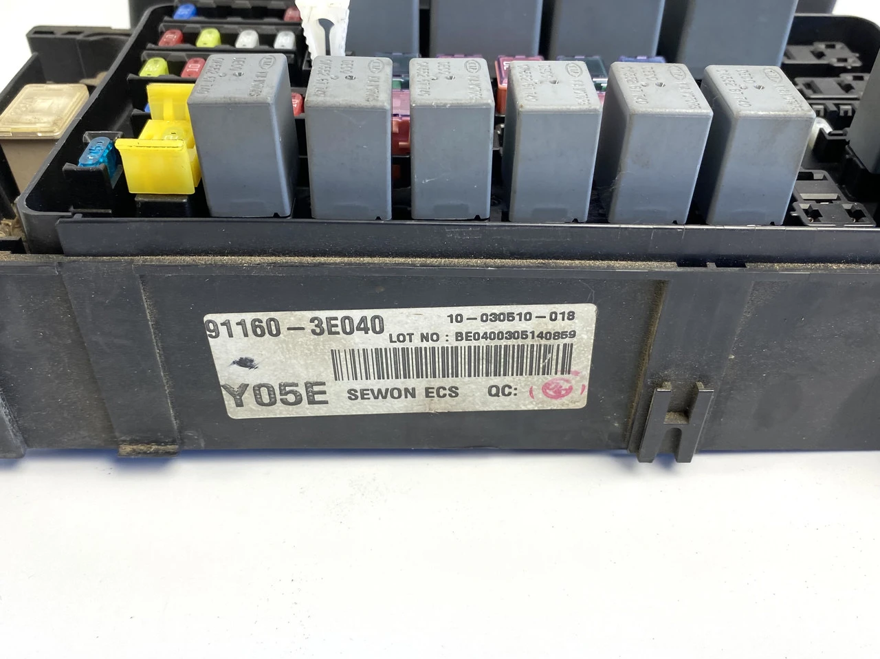 Блок предохранителей Kia Sorento 1 2.5crdi 2002-2009 Киа Соренто 911603E040 - фото 2