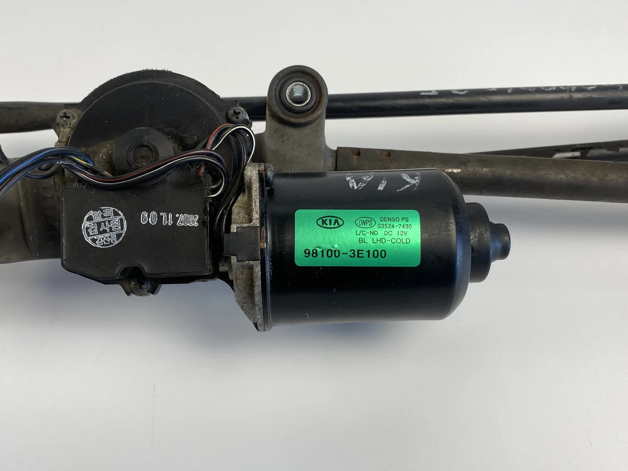 Трапеция дворников Kia Sorento 1 2002-2009 моторчик дворников Киа Соренто 1 981003E100 - фото 2