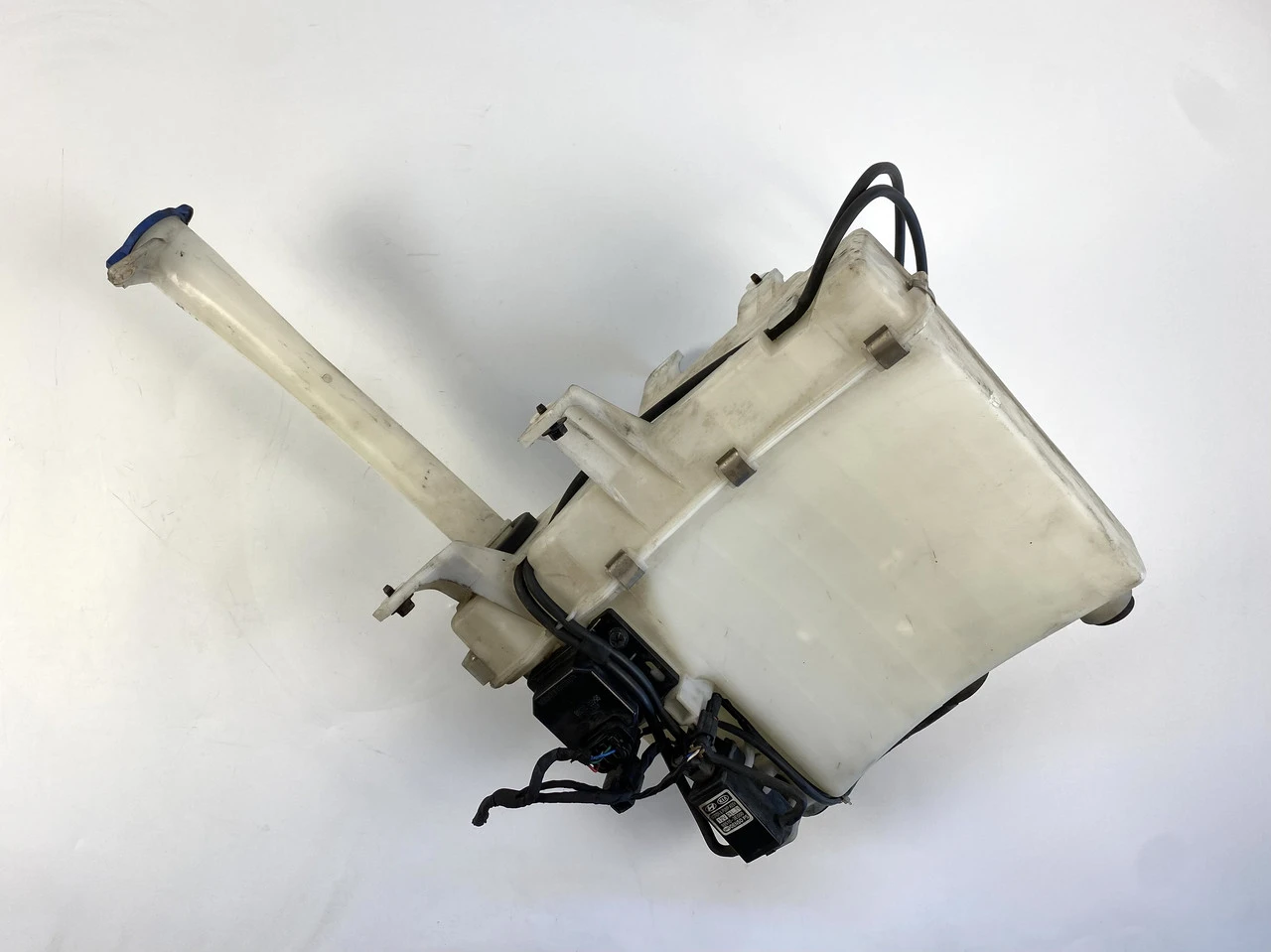 Бачок омивача скла фар Kia sorento 1 2002-2009 Кіа Соренто 1 984003E000 | ZAVTO.market