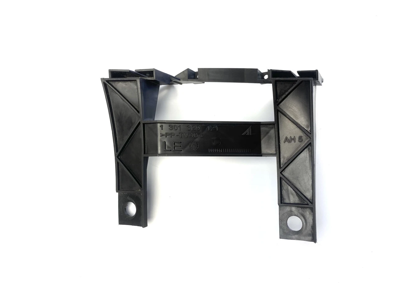 Кронштейн кріплення передньої лівої фари VW T5 1301329421 | ZAVTO.market