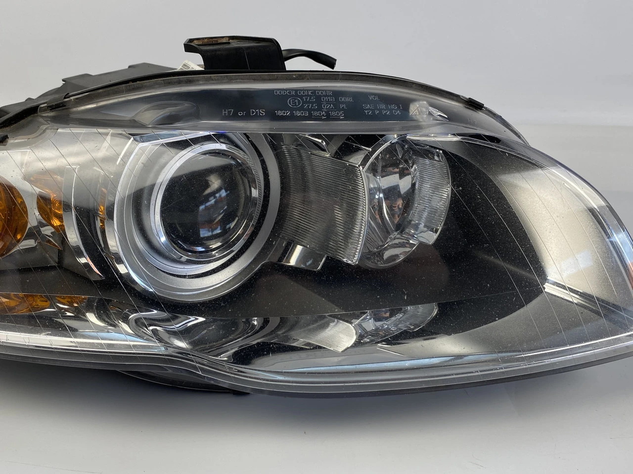 Фара права Audi A4 B7 2004-2007 Xenon фара ксенон Аудіо А4 Б7 8E0941004AF - фото 1