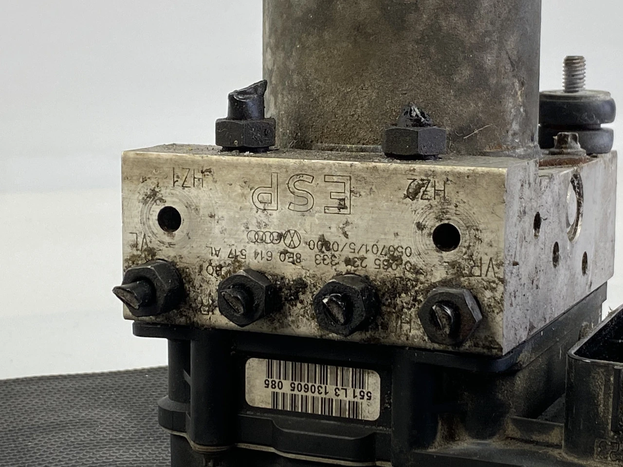 Блок ABS Audi A4 B7 АБС Ауді А4 Б7 8E0910517E 8E0614517AL - фото 3