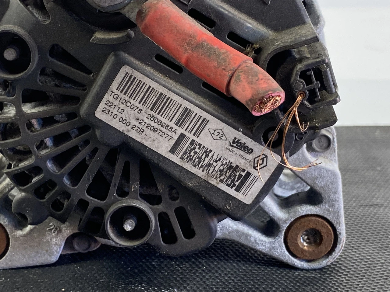 Генератор Renault Megane 3 1.5dCi 2009-2015 Рено Меган 3 231000027R - фото 2