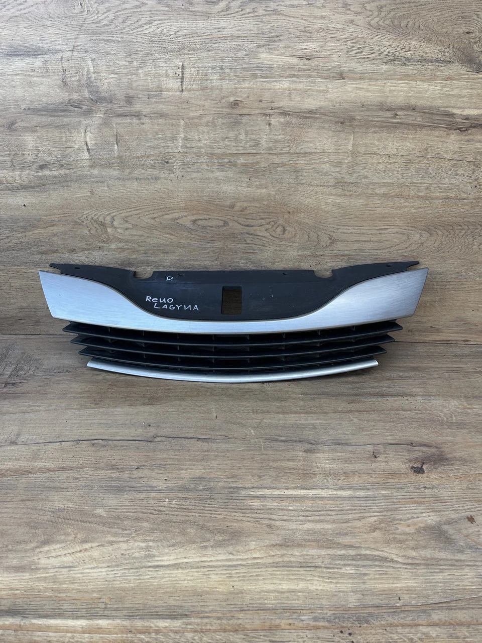 Решітка радіатора Renault Laguna 2 Рено Лагуна 2 - фото 3