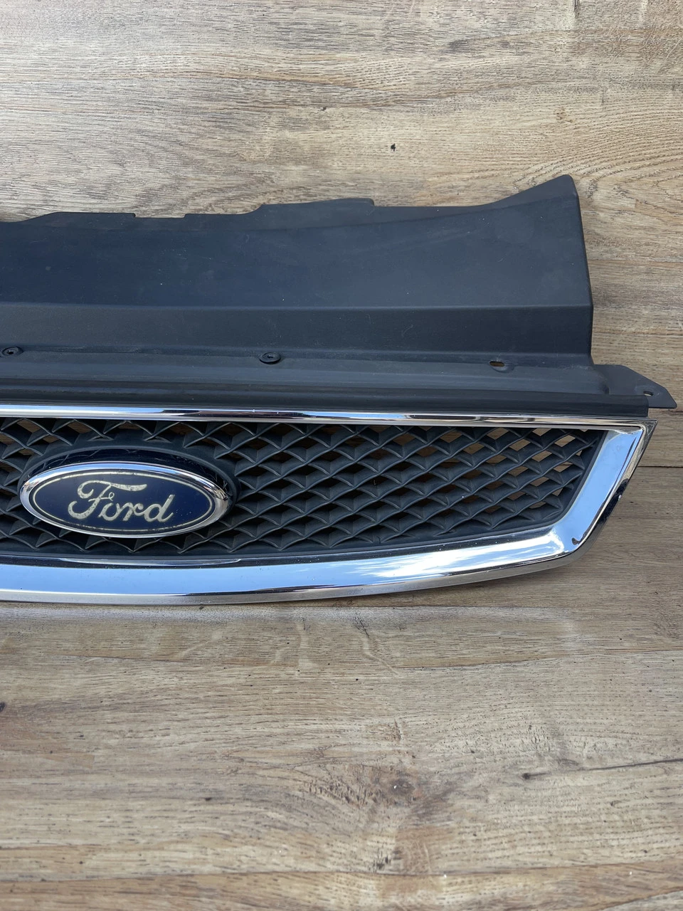 Решітка радіатора Ford Focus MK2 Форд Фокус МК2 - фото 1