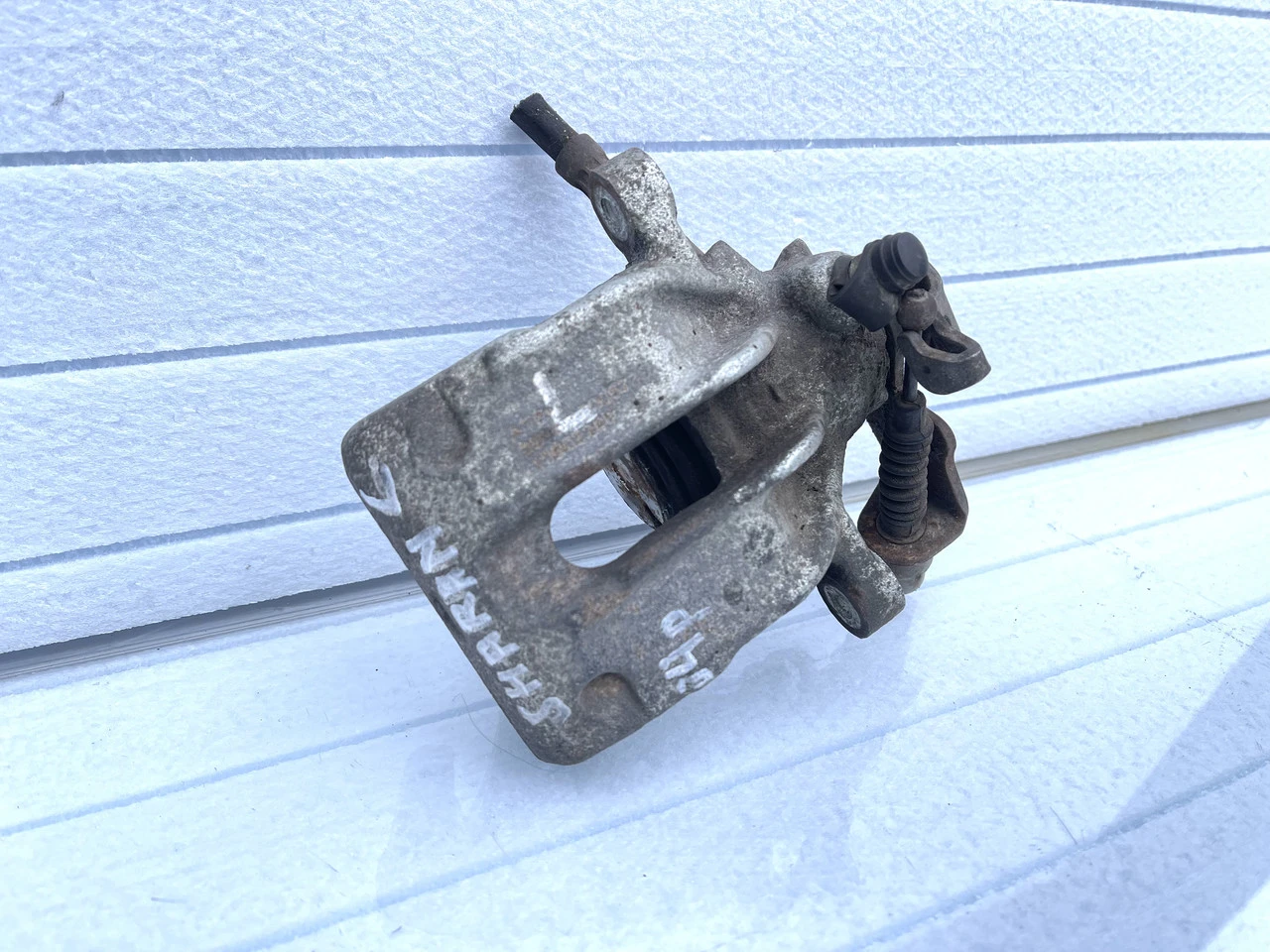 Супорт задній лівий Volkswagen Sharan Seat Alhambra - фото 1