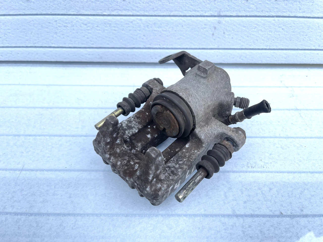 Супорт задній лівий Volkswagen Golf 4 супорта Фольксваген Гольф 4 - фото 3